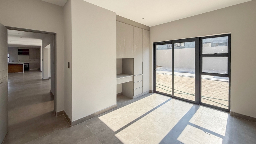 5 Bedroom Property for Sale in Leloko Lifestyle Estate North West